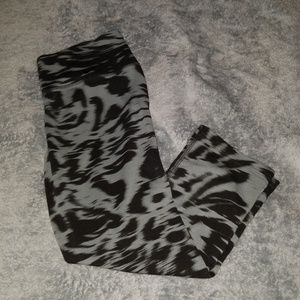 Nike dri-fit capri leggings size small